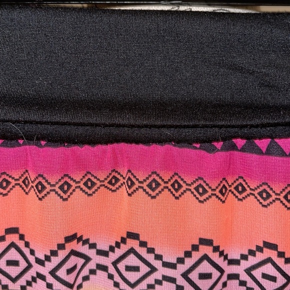 Faded Glory skirt I say it has an Aztec print on sale today - Picture 4 of 7